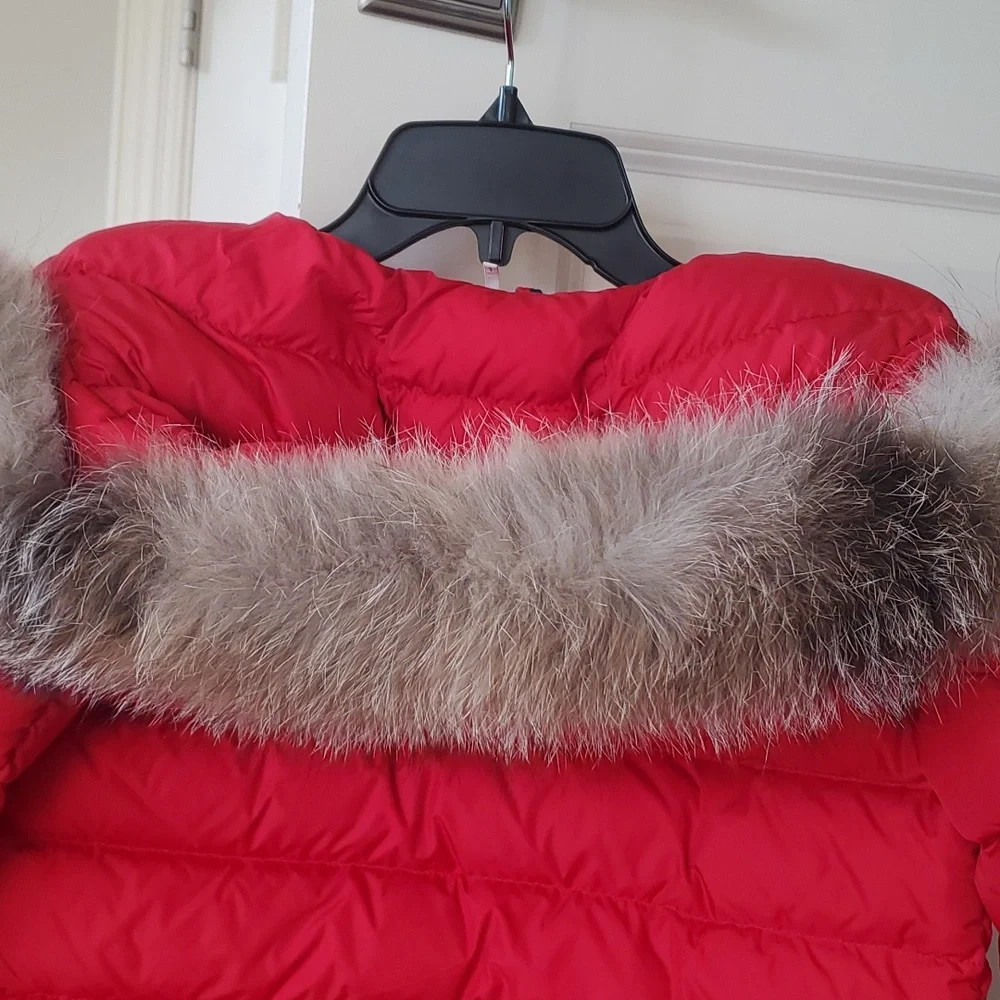 Moncler jacket size 10 with feathers hat around the hat - Picture 9 of 15